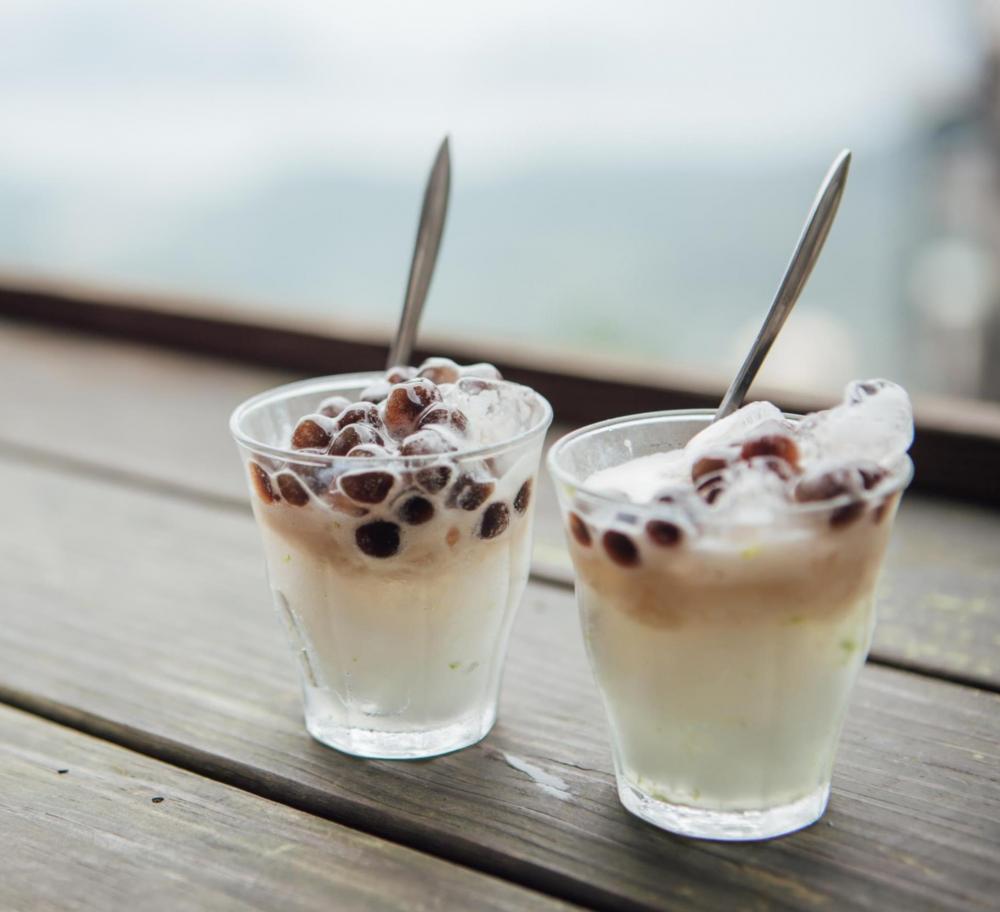 Comida de boba negra congelada de leche