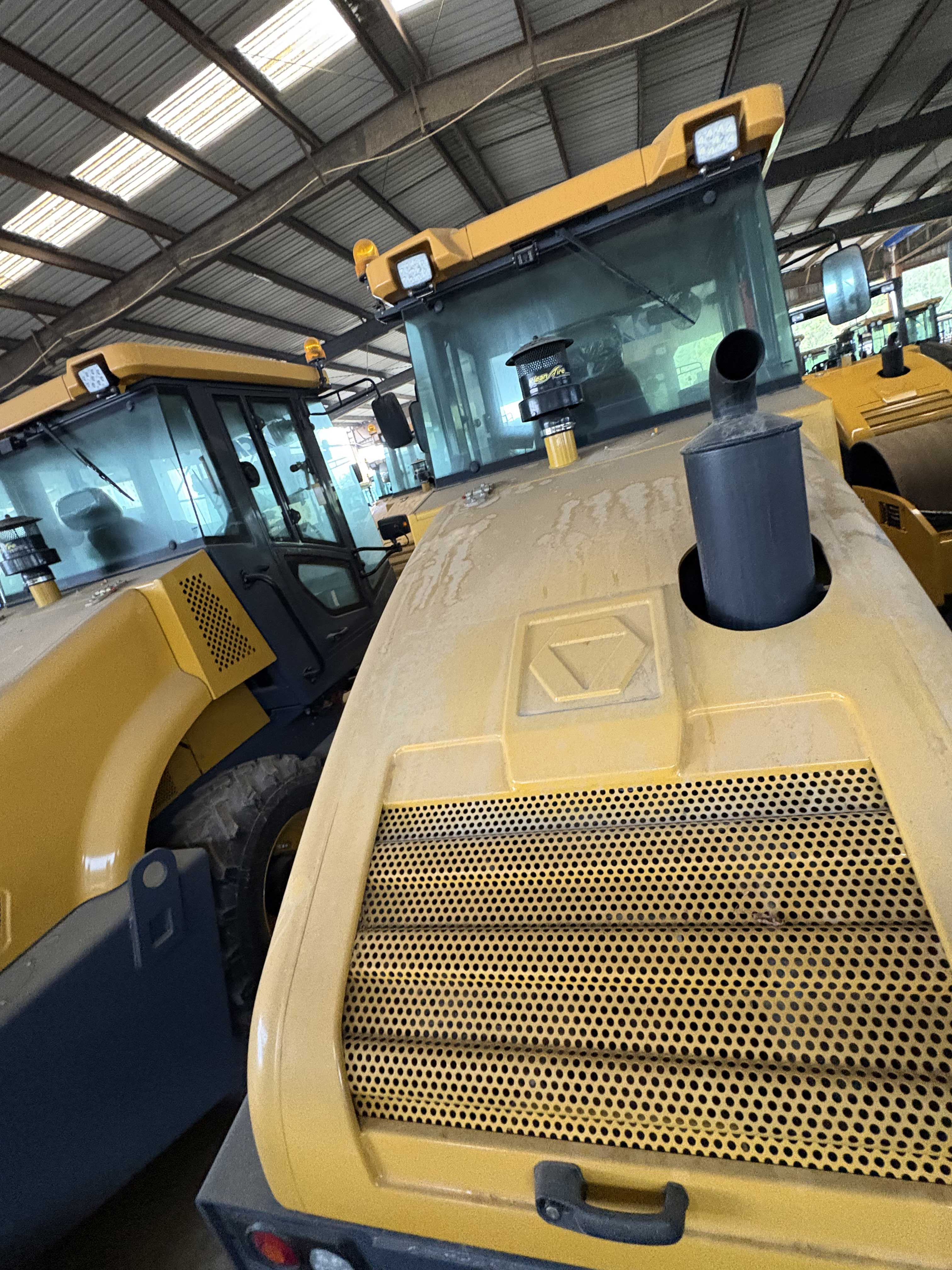 used-asphalt-machine