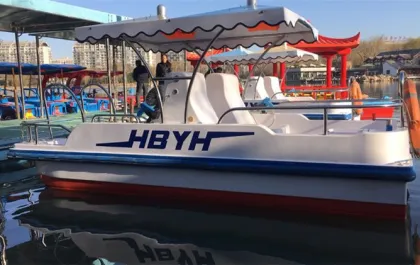 Amusement Water Boat Play Equipment Six Person Water Park Play Equipment Water Play Yehua Equipment