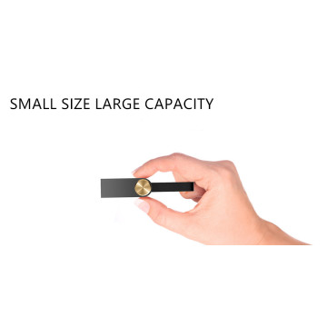 Mini-USB-Stick mit Gurt
