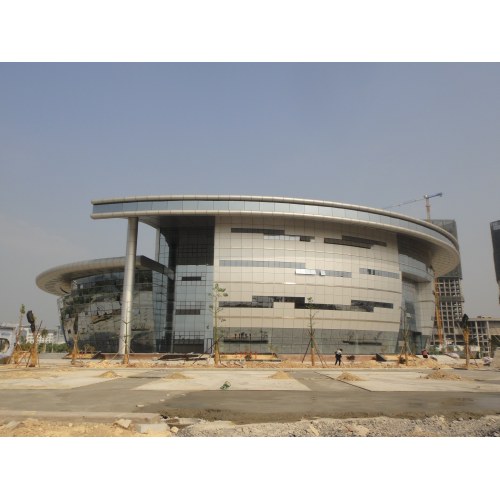 Proyecto de muro cortina y rejilla de estructura de acero