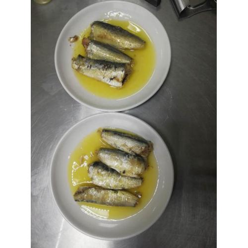 Prix ​​de gros du poisson sardine en conserve avec de l&#39;huile végétale