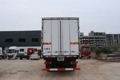 Dongfeng 55m³ Refrigerated Cold Room Van Truck