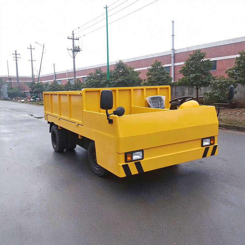 High Capacity Compact Truck for Waste Management