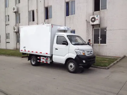 Sinotruk 4x2 food mobile mini refrigerator truck for sale