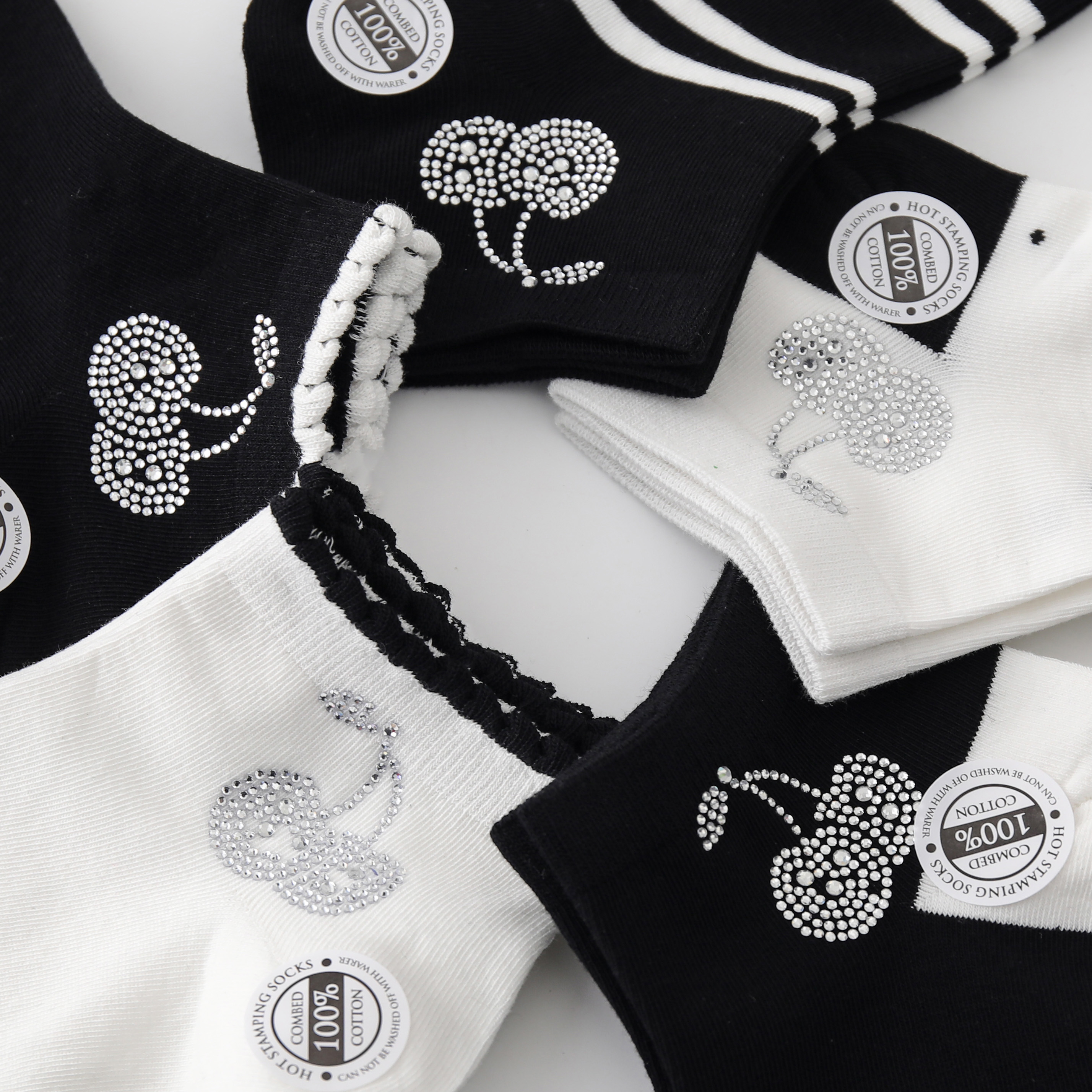 Жаночы шкарпэткі з алмазамі