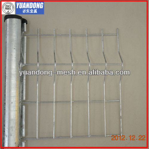 Metal mesh fence