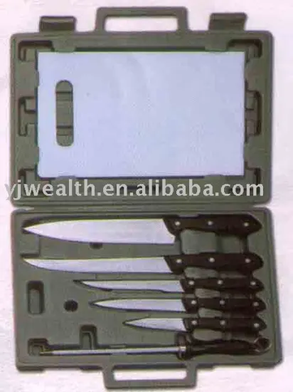 Kitchen knife set with plastic case