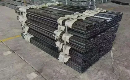 Studded metal T Fence Post/Galvanized T post