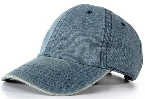 Topi Baseball santai dilengkapi dengan jean