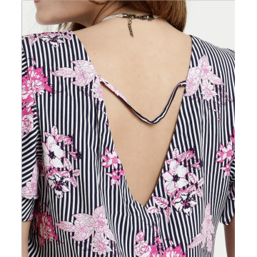 Blusa feminina com estampa floral V shanpe back