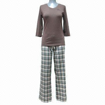 Women's pajama set with 100% cotton jersey knitting top and 100% cotton woven poplin woven pants