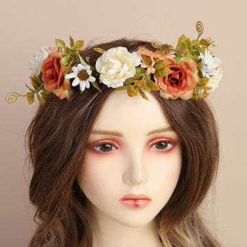Frauen Perle Blume Tiara Weiße Blumenhaarhaarzubehör Brautkopf Orament