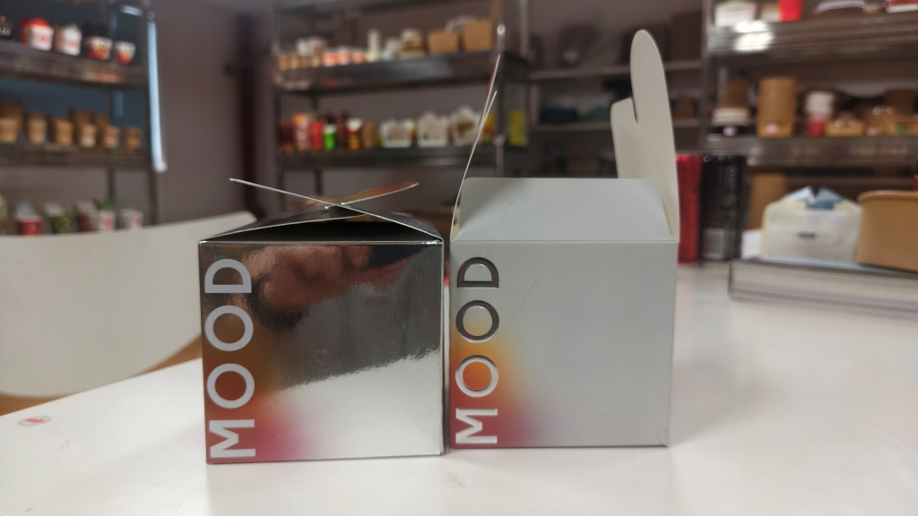 paper box silver lustre