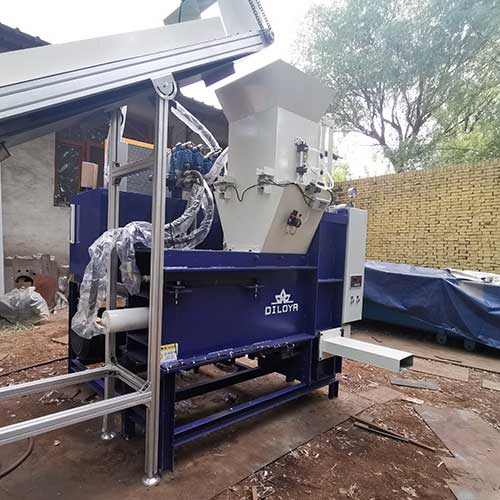 Wood Shavings Animal Beddings Baler Machine