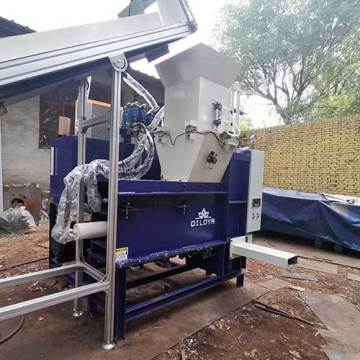 Wood Shavings Animal Beddings Baler Machine