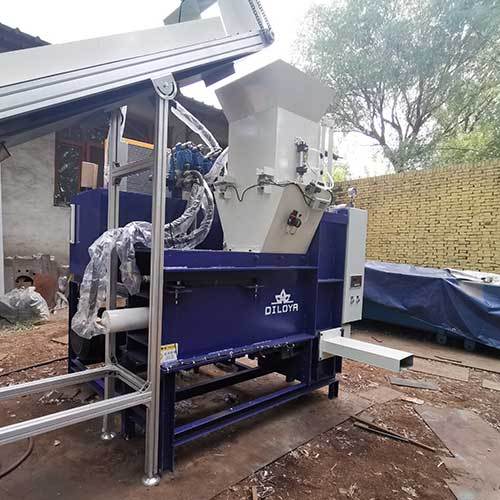 Animal Feedings Packing Machine Wood Shavings Animal Beddings Baler Machine Supplier