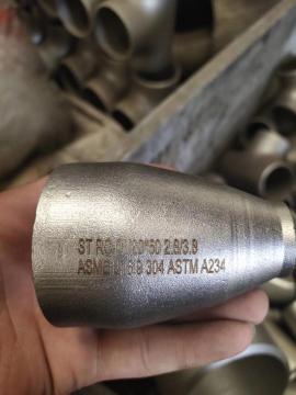 ASME B16.9 مخفض تركيب أنابيب غريب الأطوار من الفولاذ المقاوم للصدأ