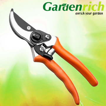 RG1310-8' shears for cutting tree