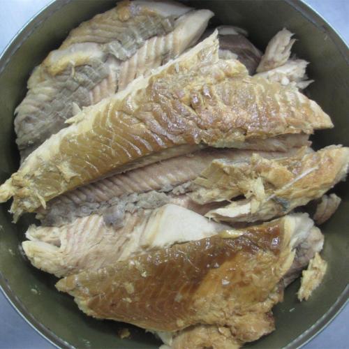 Conservas de salmão sem osso e sem pele