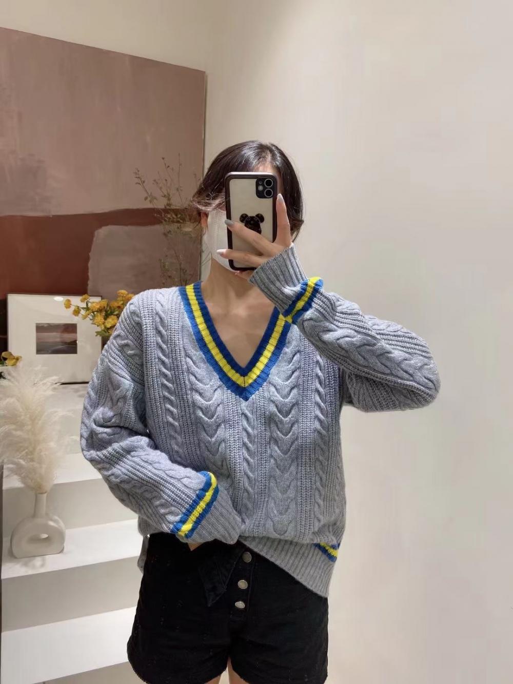 V-neck women's loose striped pullover's knitwear