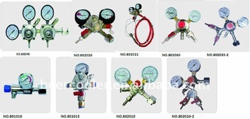 CO2 regulators for dispensing beer