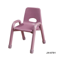 Tables et chaises de meubles de maternelle