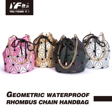 Geometrische wasserdichte Kettenhandtasche der Damenmode