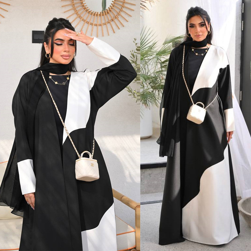 Crepe Color Block Abaya Contrast Panel Detail