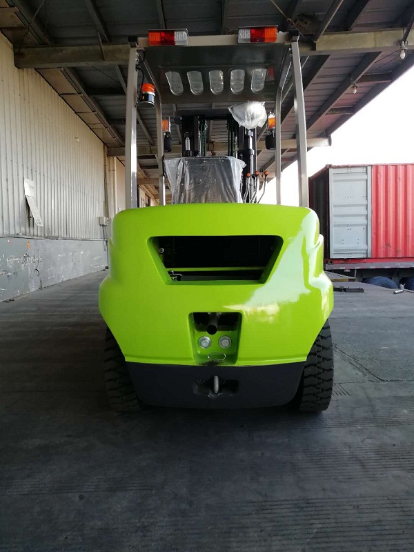 Forklift With Paper Roll Clamp