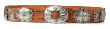 Brauner Gürtel im Used-Look in Silber im Western-Stil
