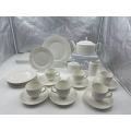 Ceramic tableware that embodies traditional craftsmanship