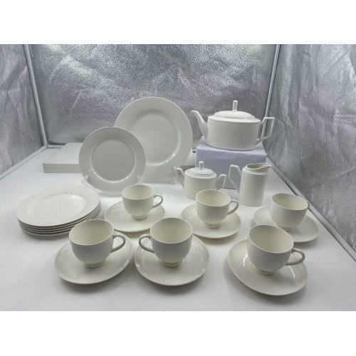 Ceramic tableware that embodies traditional craftsmanship