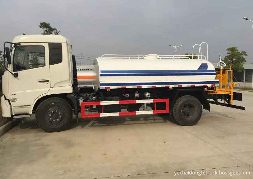 10,000 liters water truck sprinkler