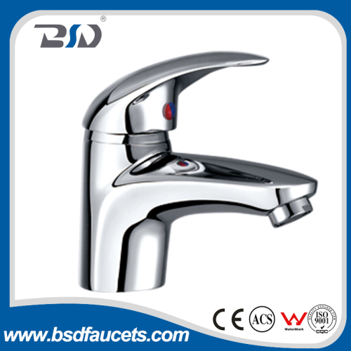 supply brass body chrome polish single handle three hole basin faucet made in China yuhuan