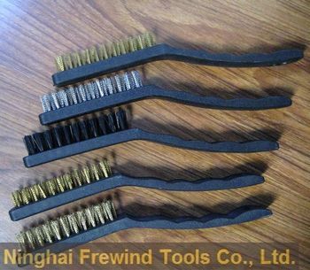 wire brushes with plastic handle