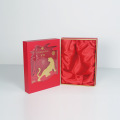 带窗户的新年包装纸礼品盒