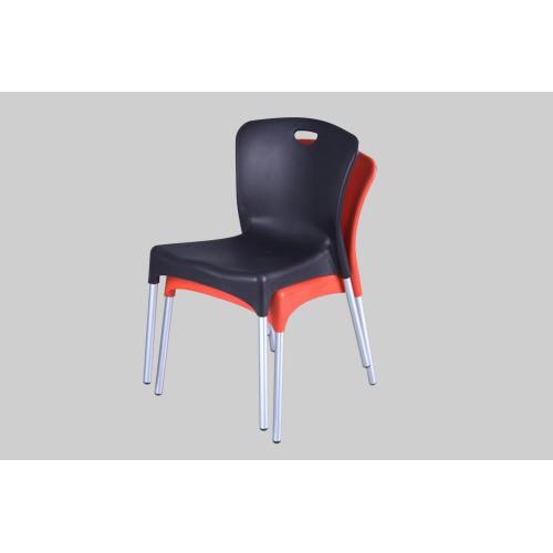 Silla apilable de plástico para exteriores