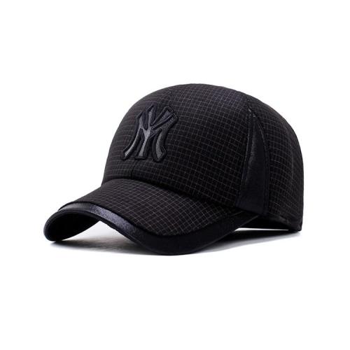 Woollen baseball cap embroidered and thickened ear cap