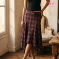 Karierter asymmetrischer Midirock mit hoher Taille