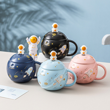 2022 Hot Selling Round Planet Astronaut Bone China Mug - Factory Direct Supply