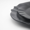 Горячая продажа керамических пластин устанавливает свадебные таблички Элегантные черные фарфоровые наборы посуды на западные блюда из тисненая тарелка