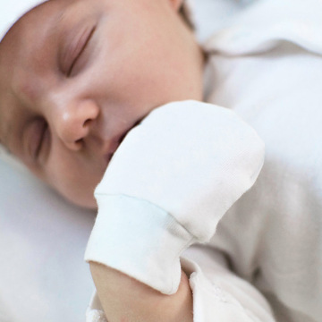 Newborn Anti-Scratch Cotton Gloves: Unisex Face Protection Mittens for Infants (0-3 Months)