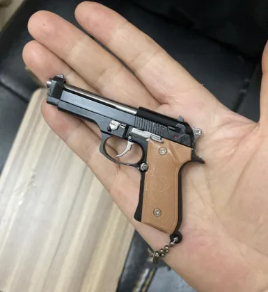 Realistic Fuya Beretta 92F Mini Gun Keychain with Movable Parts