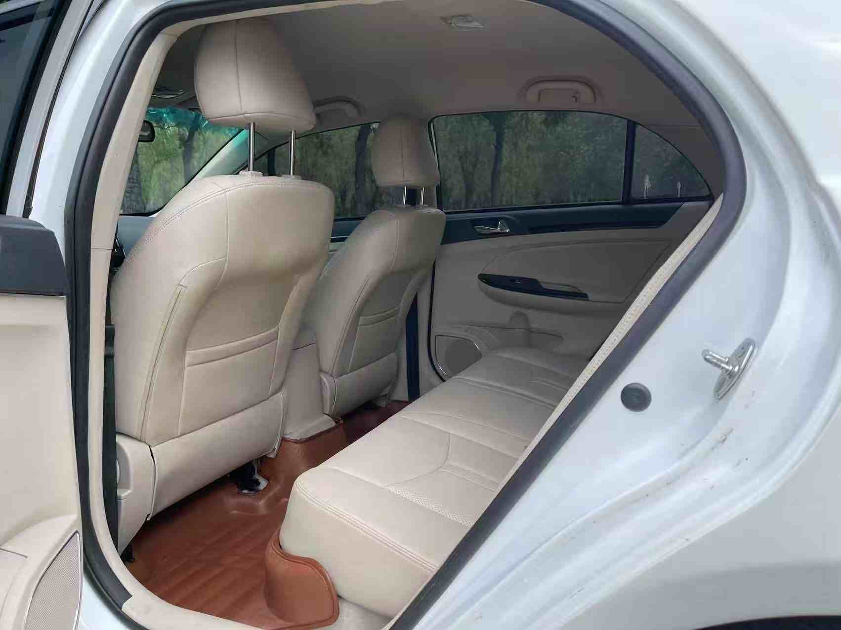 Byd E5 (14)