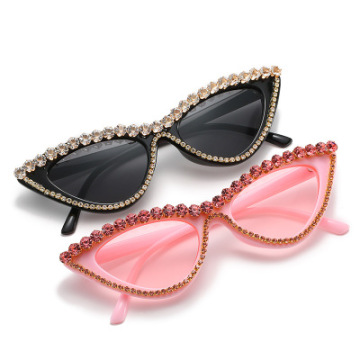 2020 Luxury Cat Eye Clear Frame Rhinestone Sunglasses for Women