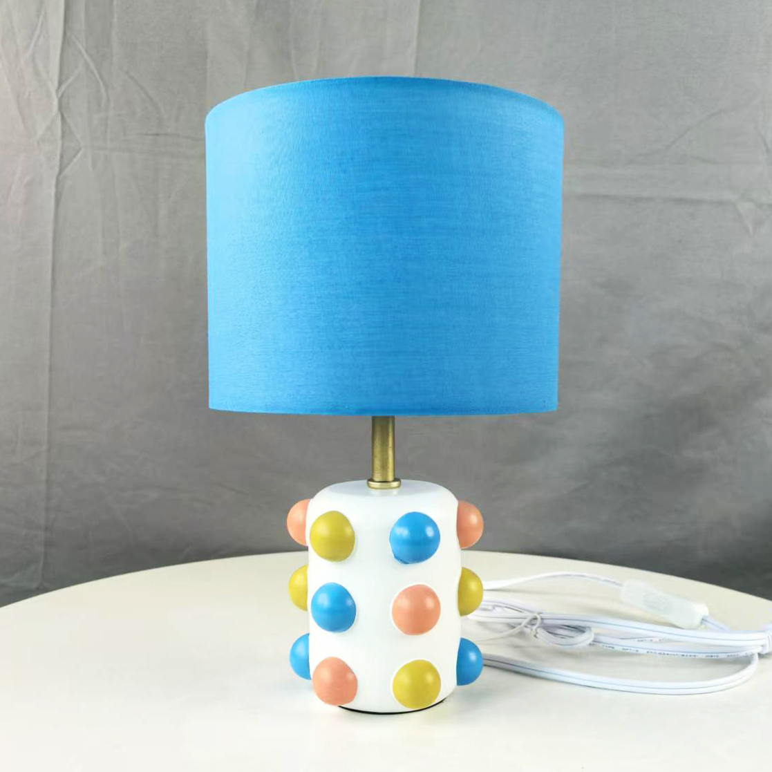 Resin base cloth cover decorative desk lamp (6)