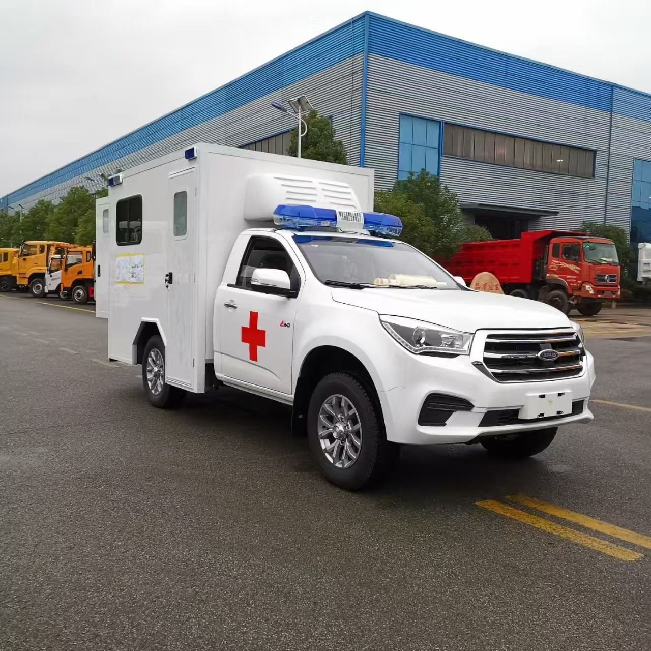 Fuel Efficient Gasoline Ambulance Truck