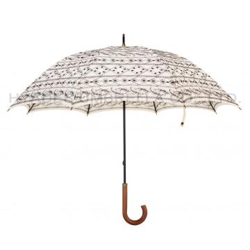Regenschirm mit geradem Holzgriff