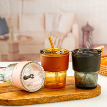 Vertical bamboo cup with lid